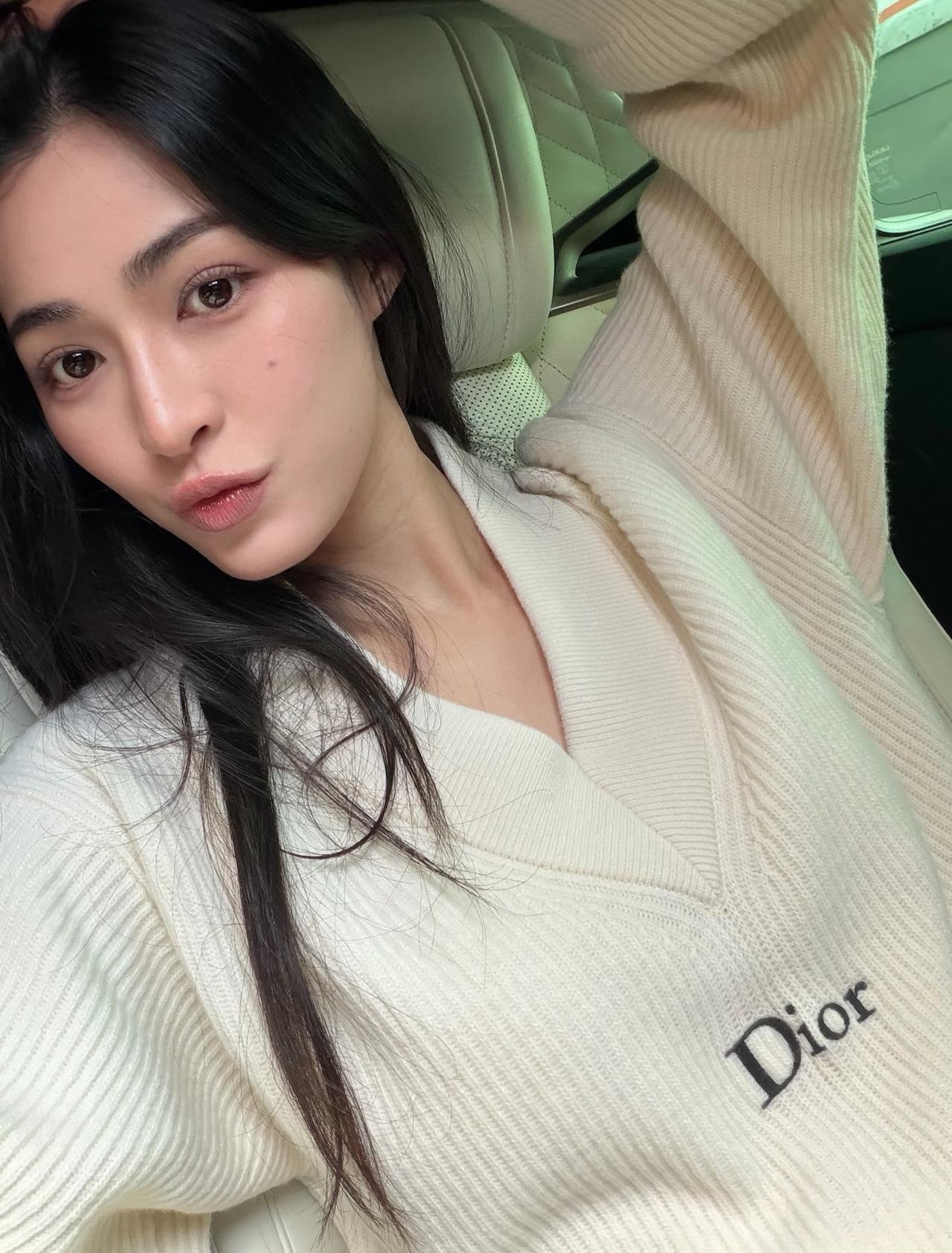 🍀lingorm260814邝玲更新ins邝玲：🤍🤍🤍@DI