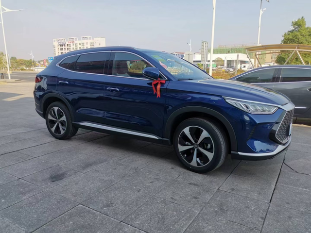 有必要装底盘的电池护板么官网的底盘护板一套一千左右，有没有必要装？这个护板大概