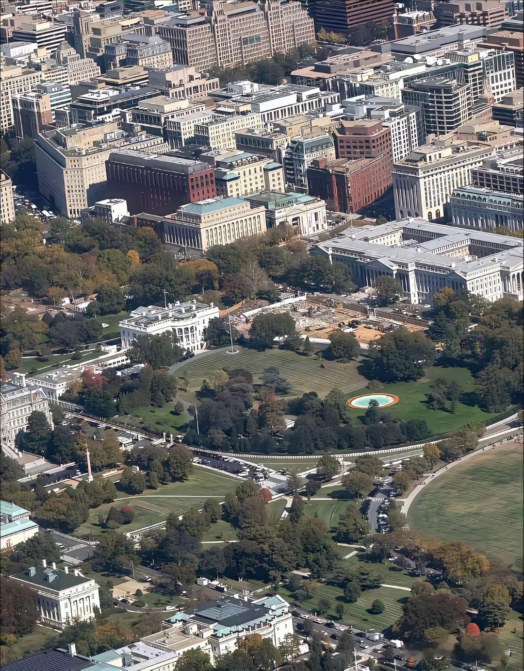 如果您从这个角度看一看白宫的话，您就知道了特朗普为什么要大兴土木？平时咱们觉得