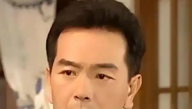 张晨光说，演富豪演到手心冒汗，老戏骨也有“绷不住”的时候。拍《蛮好的人生