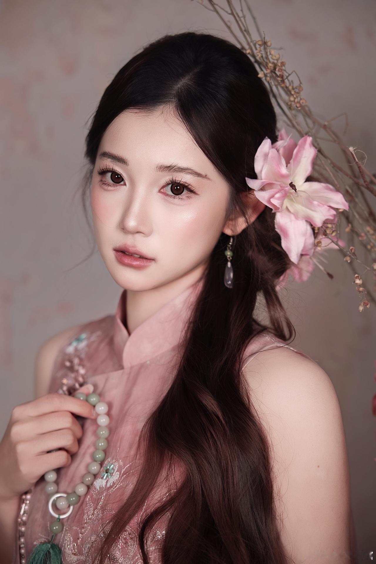 冬日生活打卡季美女穿搭写真。