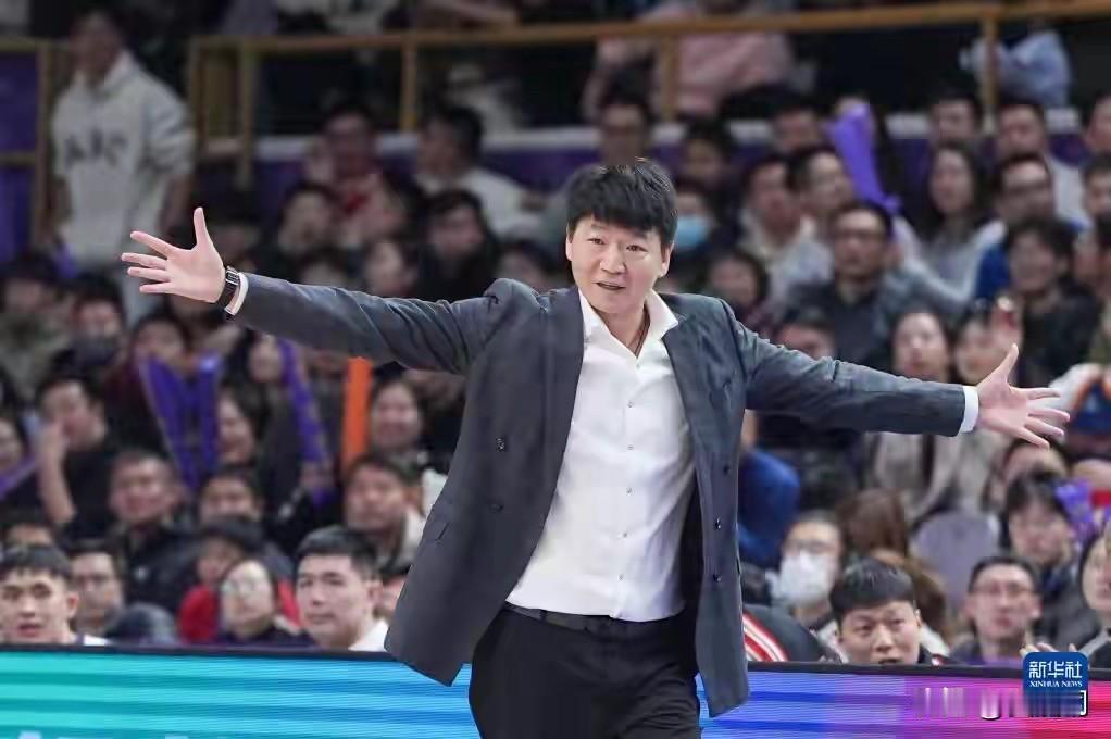 今年CBA全明星赛，山东元素真不少，北区主教练邱彪，替补队员高诗岩克里斯，星锐赛