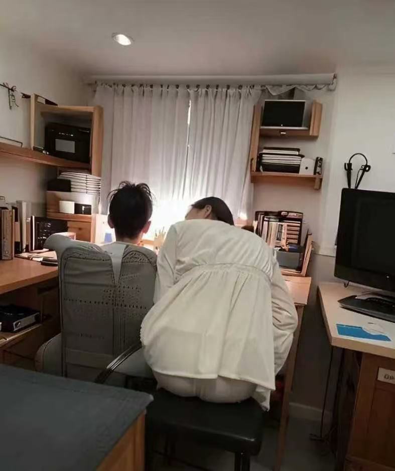 儿子学习成绩不好，请个家教试试
