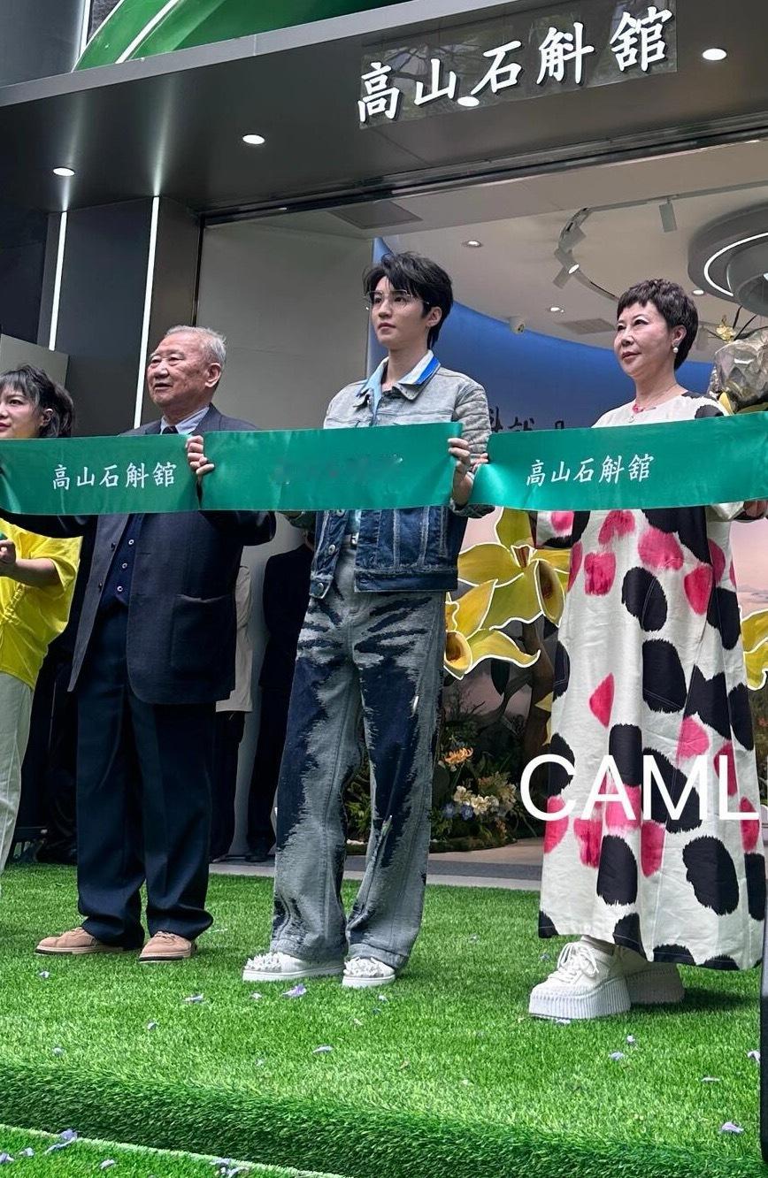 王俊凯手机原相机下的生图都好好看​​​