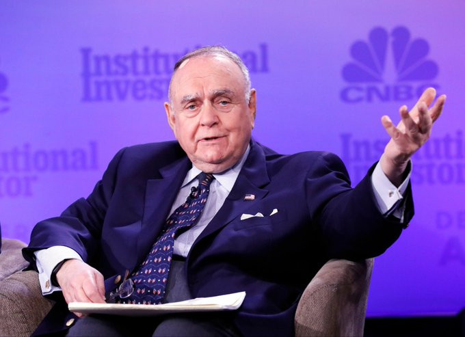 对冲基金OmegaAdvisors莱昂·库珀曼增持了曼联的股份。他目前拥有该俱