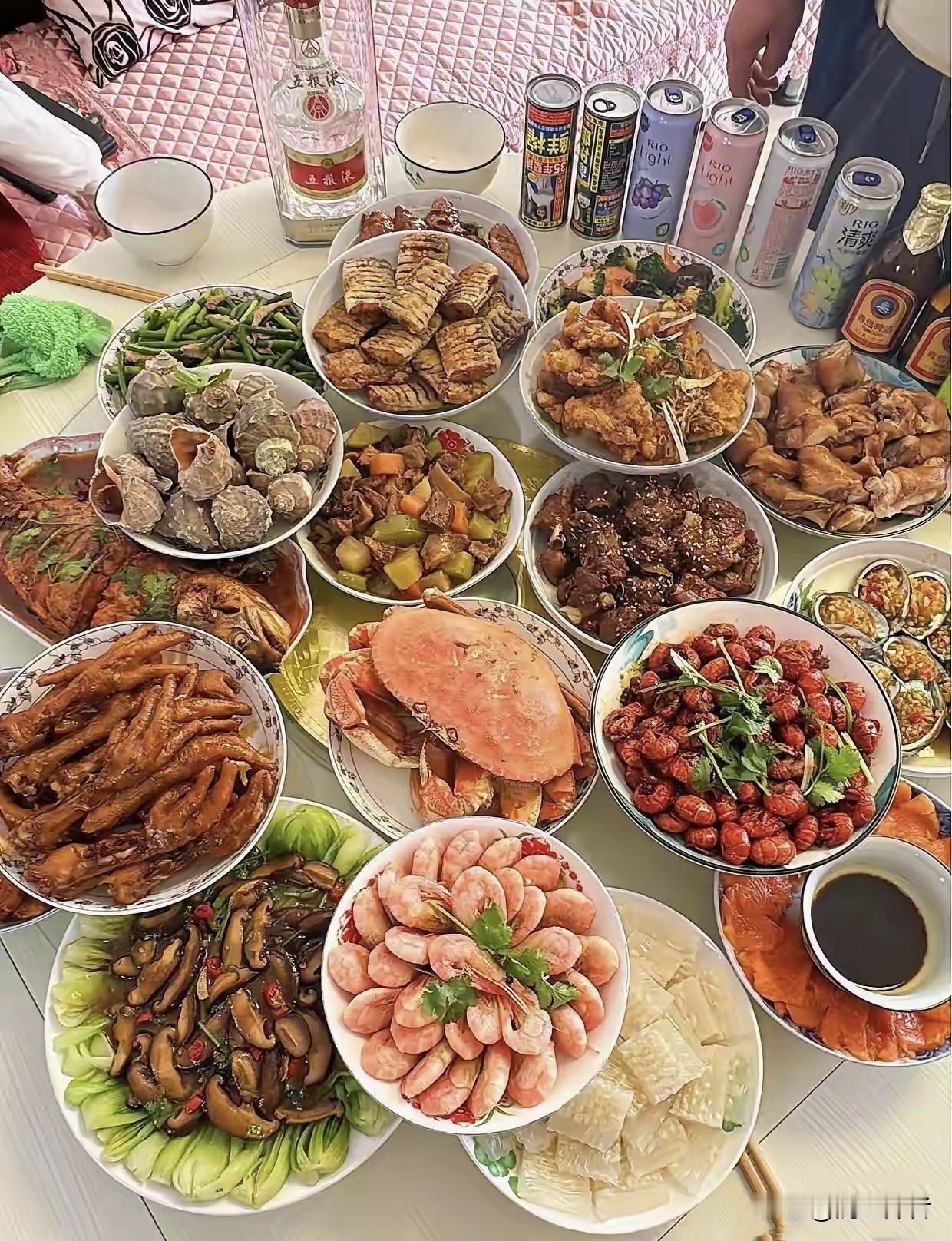 南方的朋友:这桌年夜饭在南方属于什么水平?