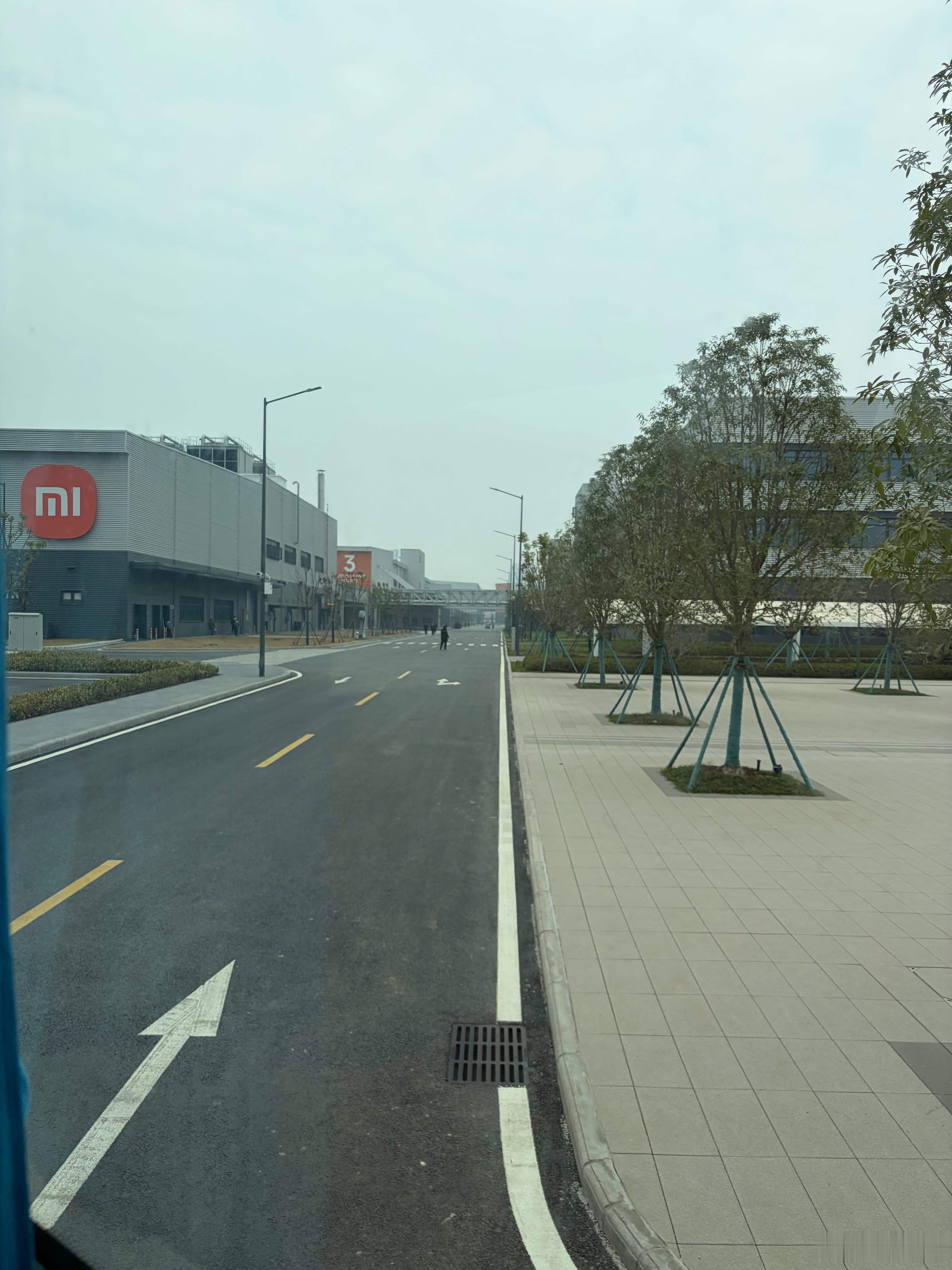 感受一下小米武汉智能家电工厂，占地惊人，一眼根本看不到头武汉·小米武汉智能家电