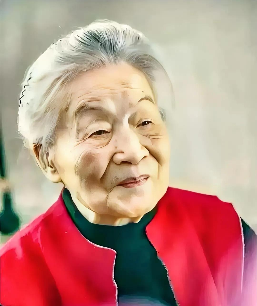 杨绛先生说：“当你的脚，被你的鞋，磨出了泡，你却还舍不得丢掉，那说明你喜欢。突然