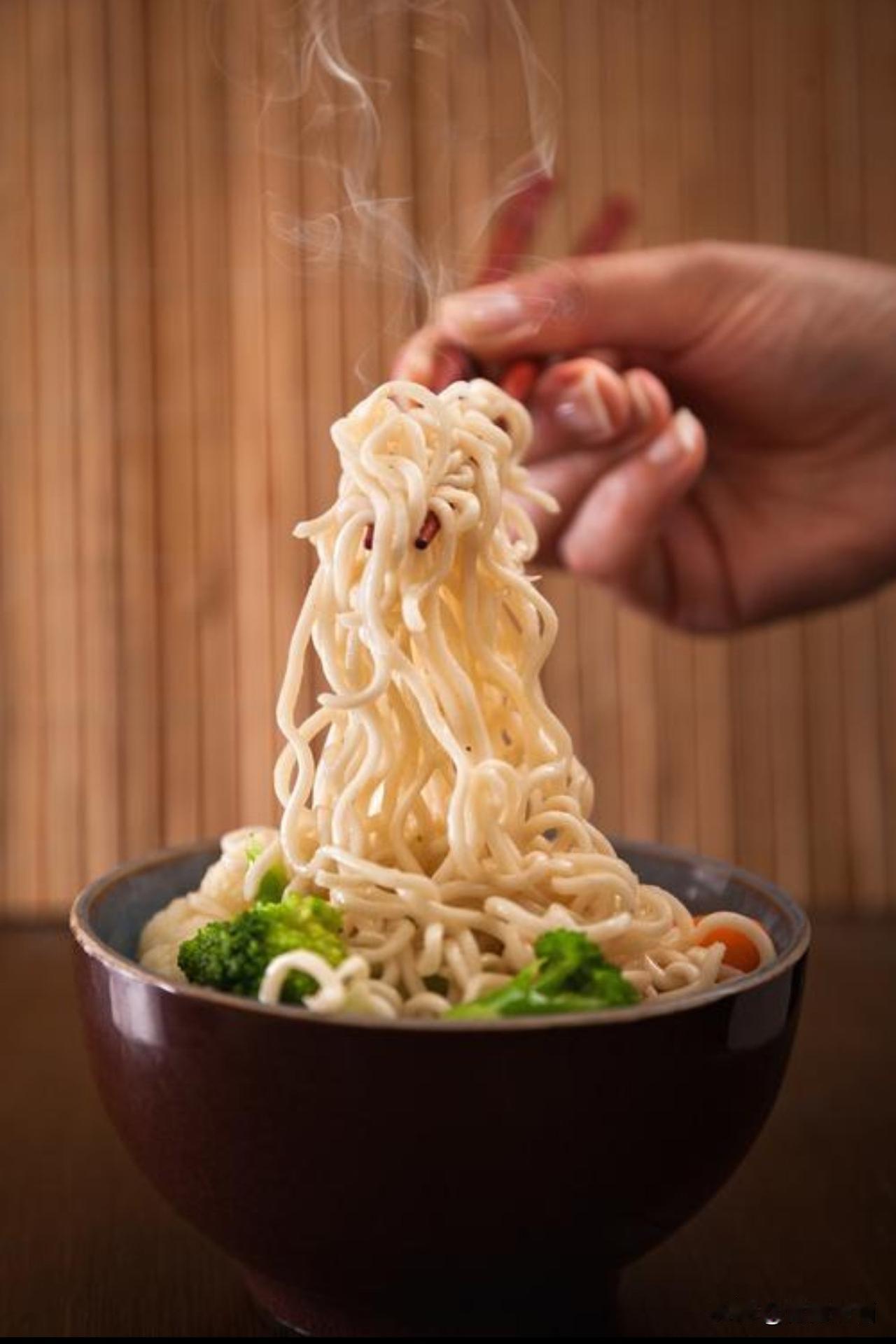 普通人炒股真的能改变人生吗?炒股真的能改变人生炒股前早餐吃的是牛肉面