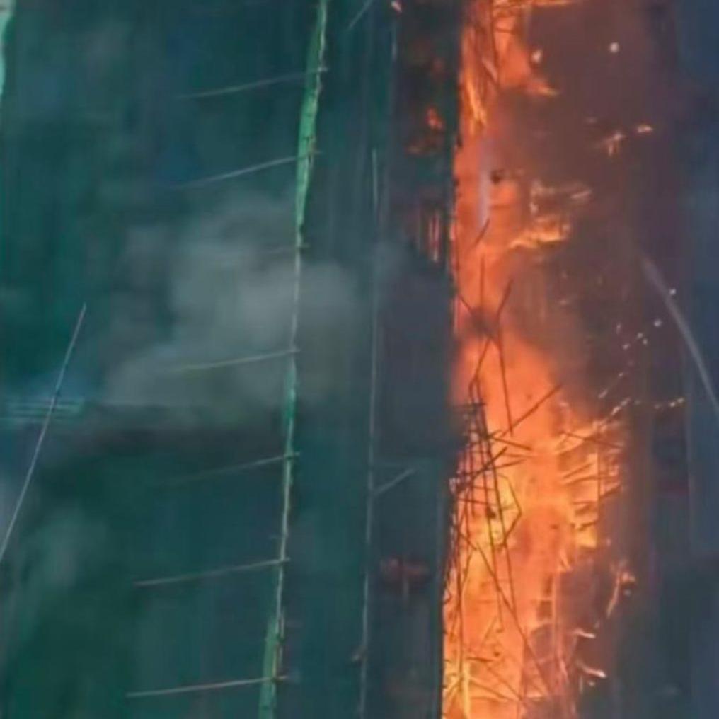 6小时火场奇迹！香港这家人凭啥活下来？刷到香港大火新闻，手都抖了，10楼安娜