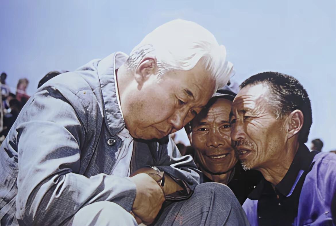 他们是建设红旗渠的英雄，他们是建设红旗渠的领导者和特等劳模，这也真是群英荟萃了。