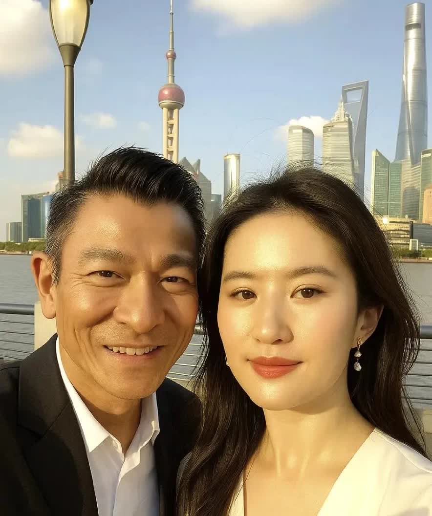 真不愧是天王啊，就算和刘亦菲在一起拍合影，也没有任何的违和感，你们觉得呢？