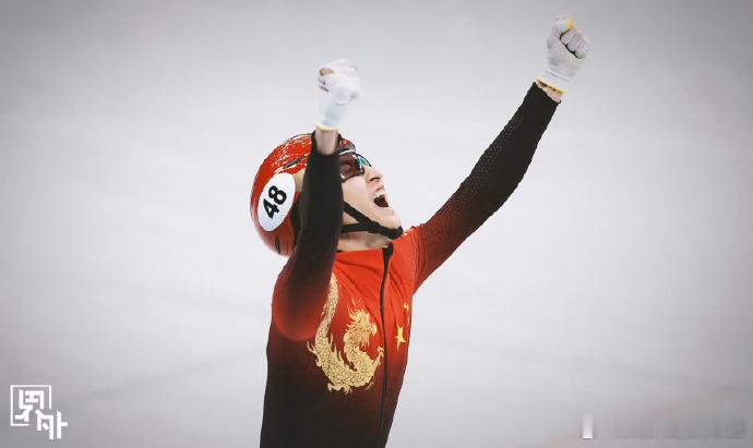 武大靖官宣退役谁的青春里没有武大靖的冰上速度！他选择低调告别赛场，没有仪式只有坦