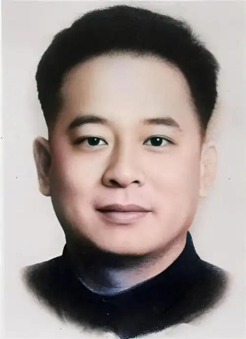 1967年的重庆，《红岩》的作者罗广斌跳楼身亡，然而14年后，公告指出：