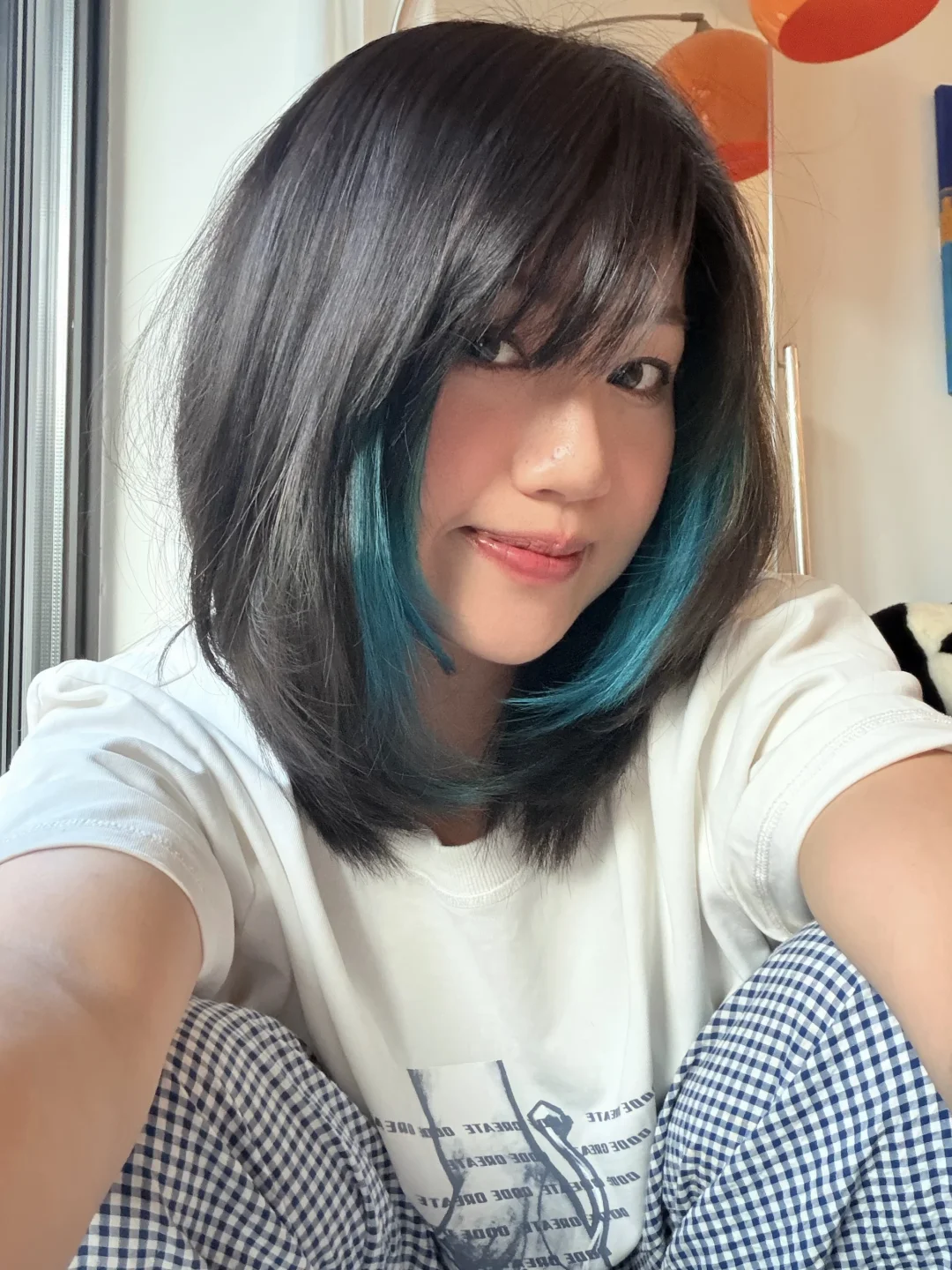 偷了小鸟的羽毛挂耳朵上🦜