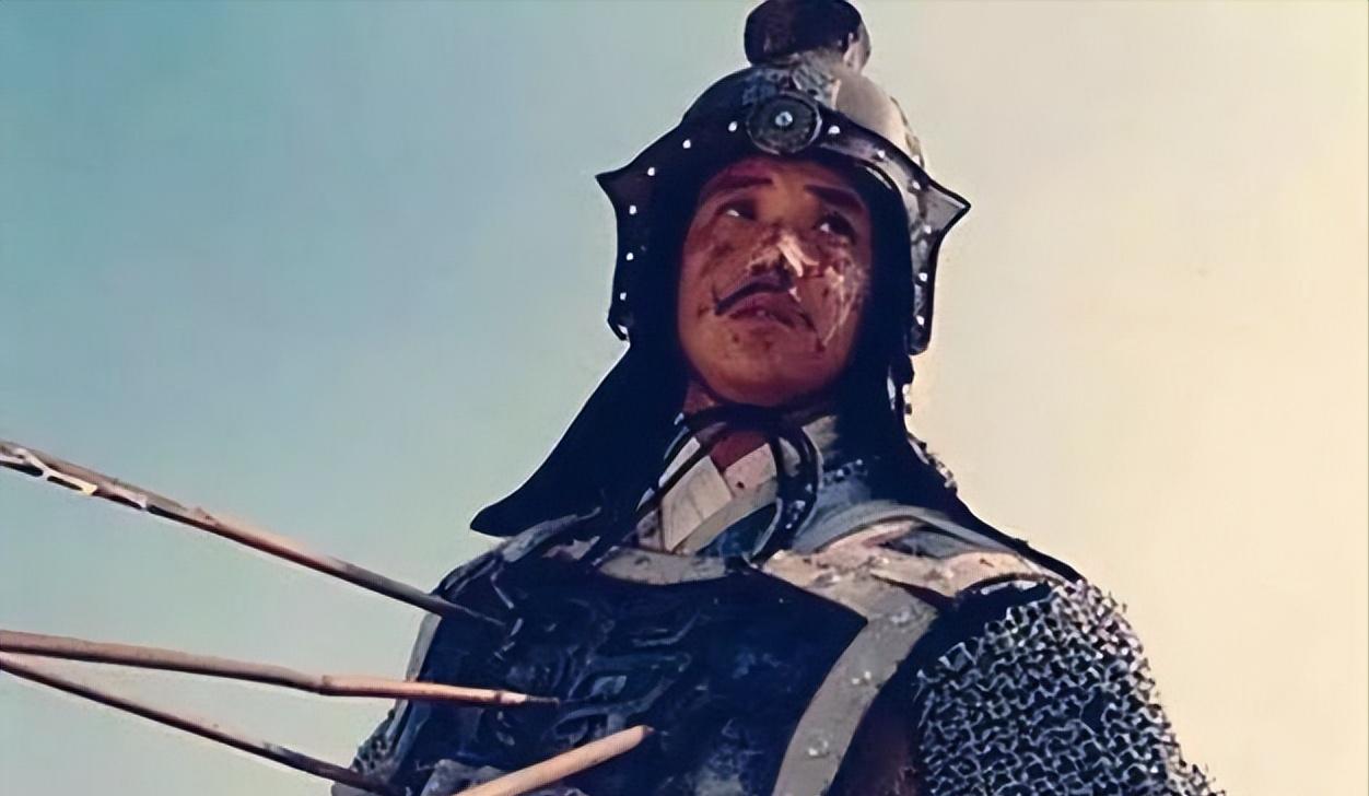 1004年，辽国名将萧挞览在1000米外巡视战场，脸上露出轻蔑的笑容，结果被宋军