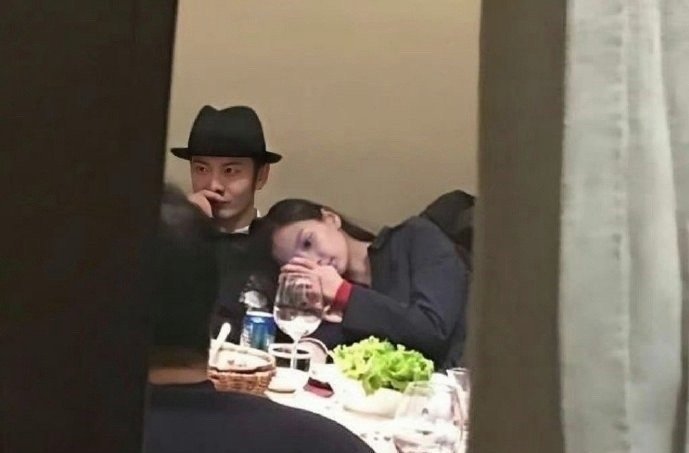 黄晓明对baby应该是喜欢的吧，这份甜蜜当年羡慕了多少人