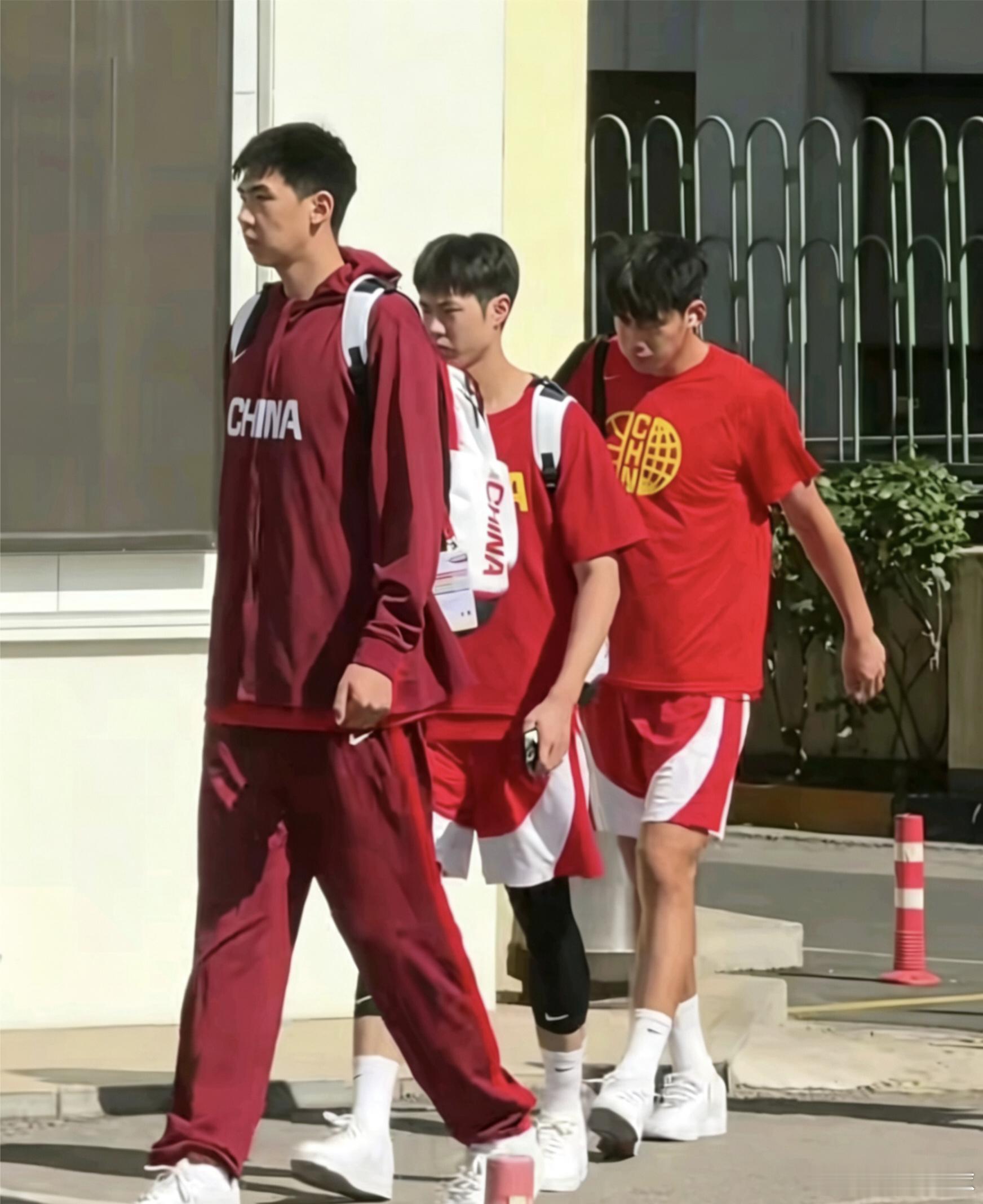 中国男篮已重新集结训练，广东队目前还有焦泊乔和崔永熙两人在阵中