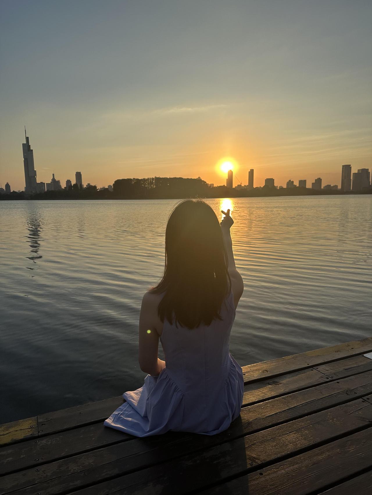 你信不信:越是心软的人，重情的人，到最后往往越绝情。不是他们变了，