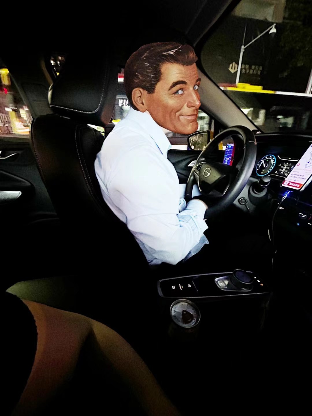 你有没有遇到过坐姿很神奇的网约车司机？