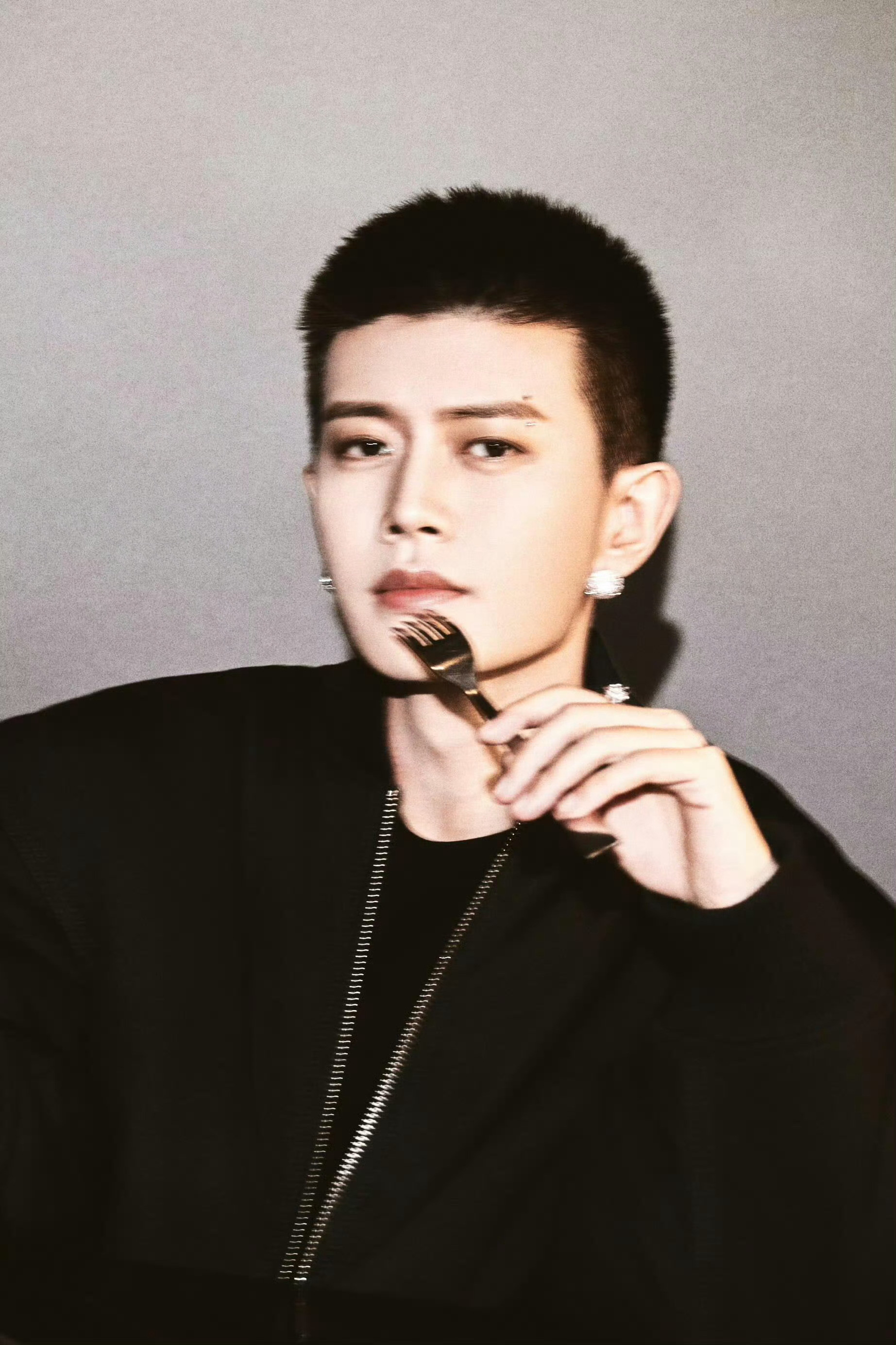 任嘉伦真的是全能型艺人，演戏，唱跳，运动无短板，大男主爆款剧超多，你是从哪部作品