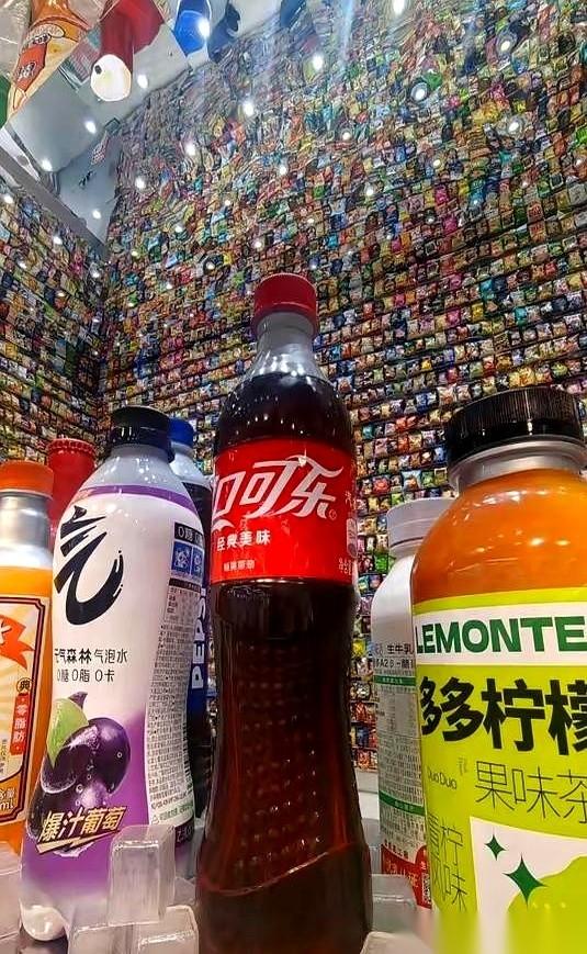 长沙开了一家1.2万平米的零食店，刚拿了吉尼斯纪录，结果开业第3天，老板直接把全