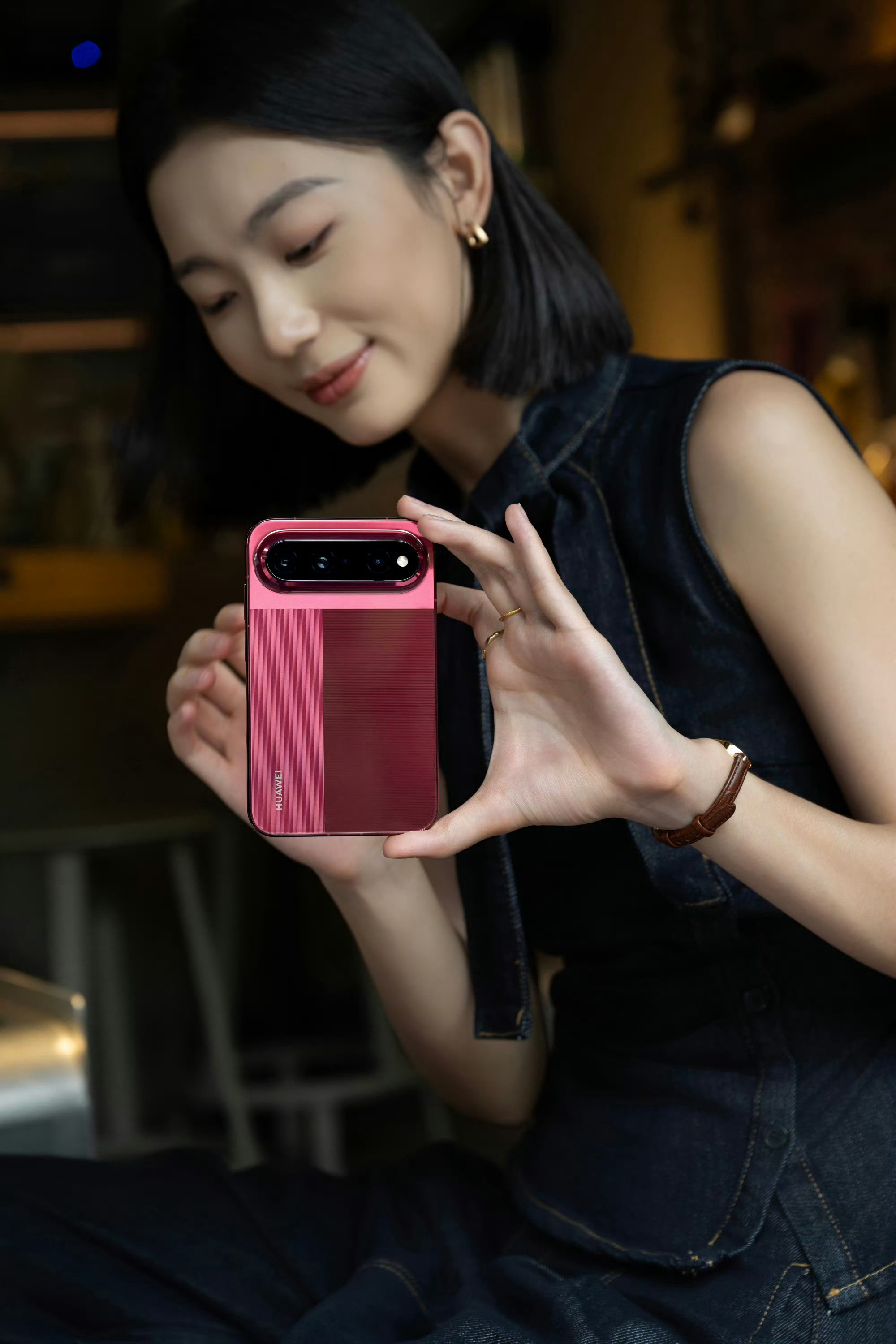 华为阔直板首日销售超18万台卧槽？这么火！看来大家当时喜欢PuraX小阔折，