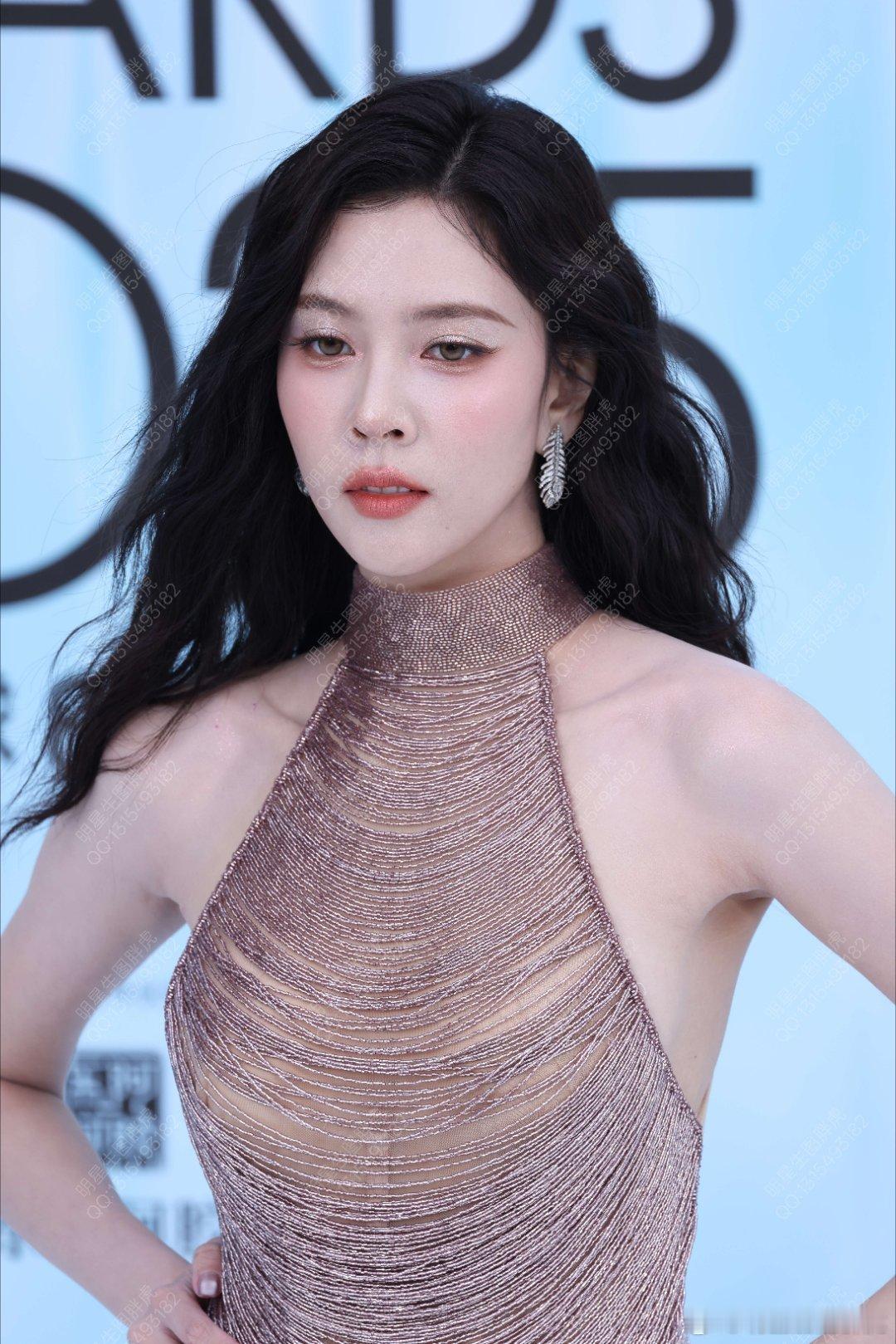 宋妍霏透视生图​​​