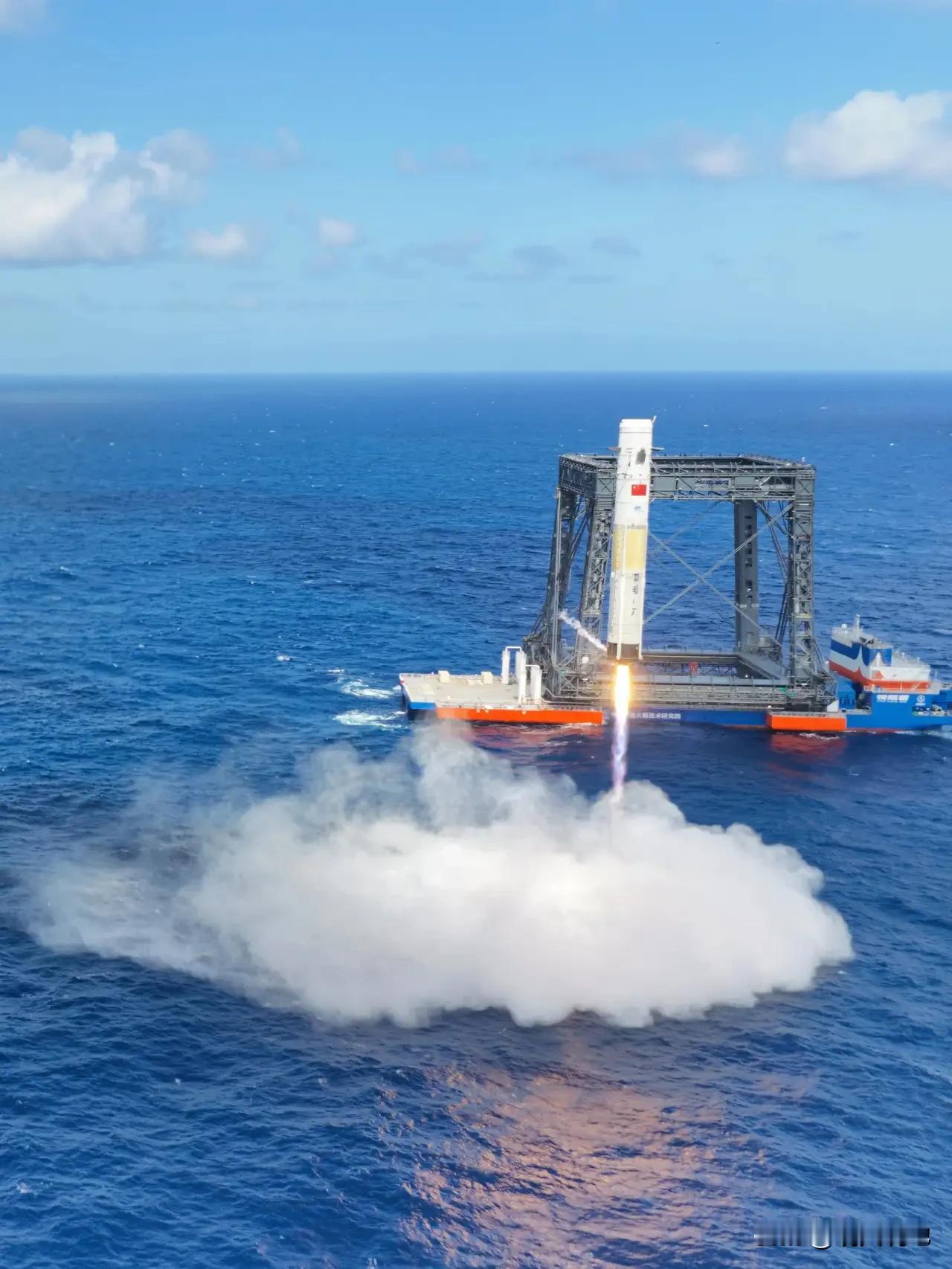 中国载人航天重磅利器，被视作中国人2030年前用于登月的火箭，长征十号运载火箭一