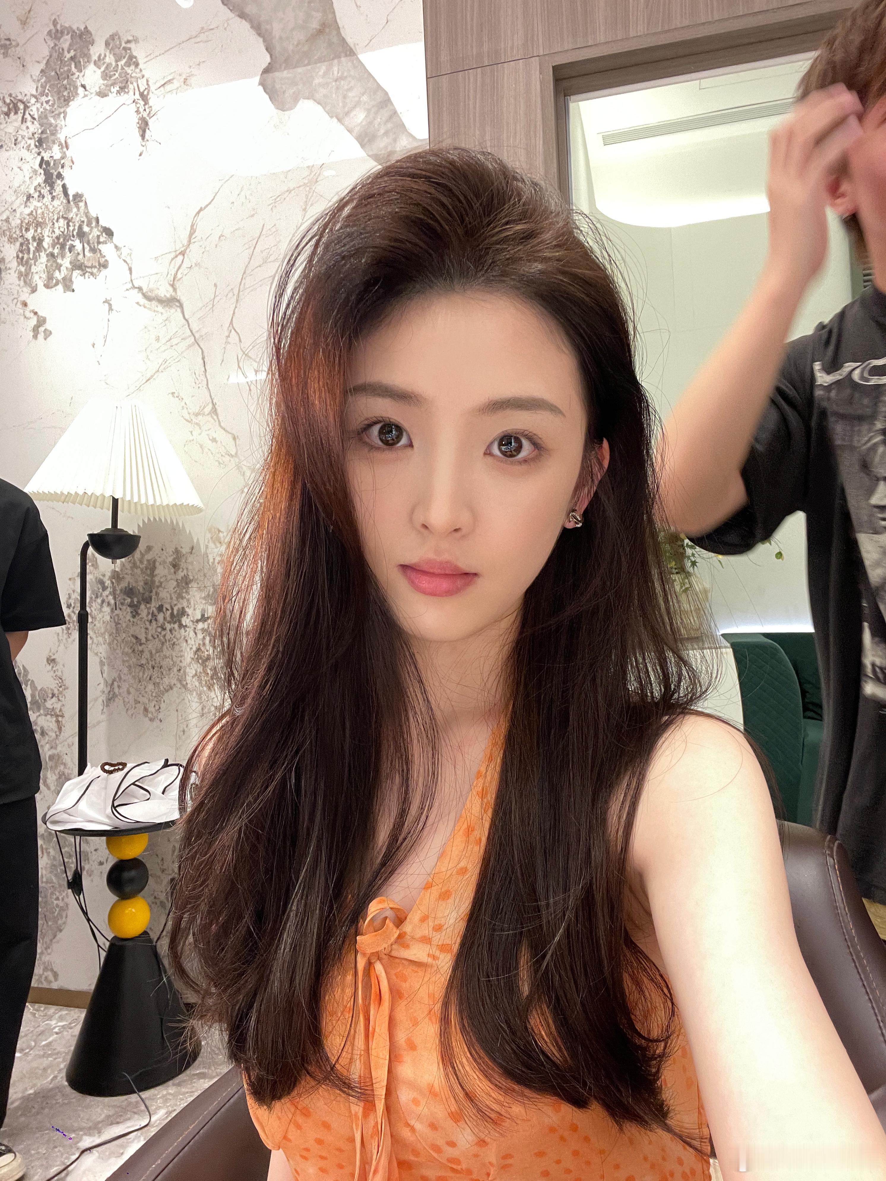 黑发太久啦终于给头发上点颜色了～