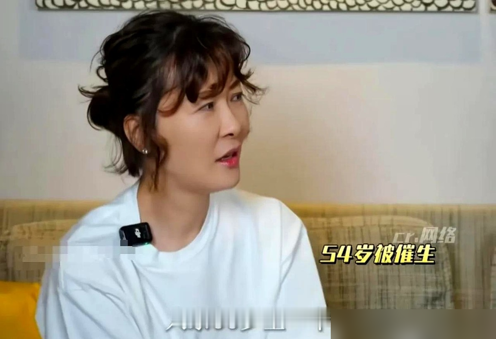 吴大维当着镜头劝54岁的柯蓝生孩子，柯蓝一句我有遗传病，不祸害下一代，全场瞬间安静。她11岁确诊强直