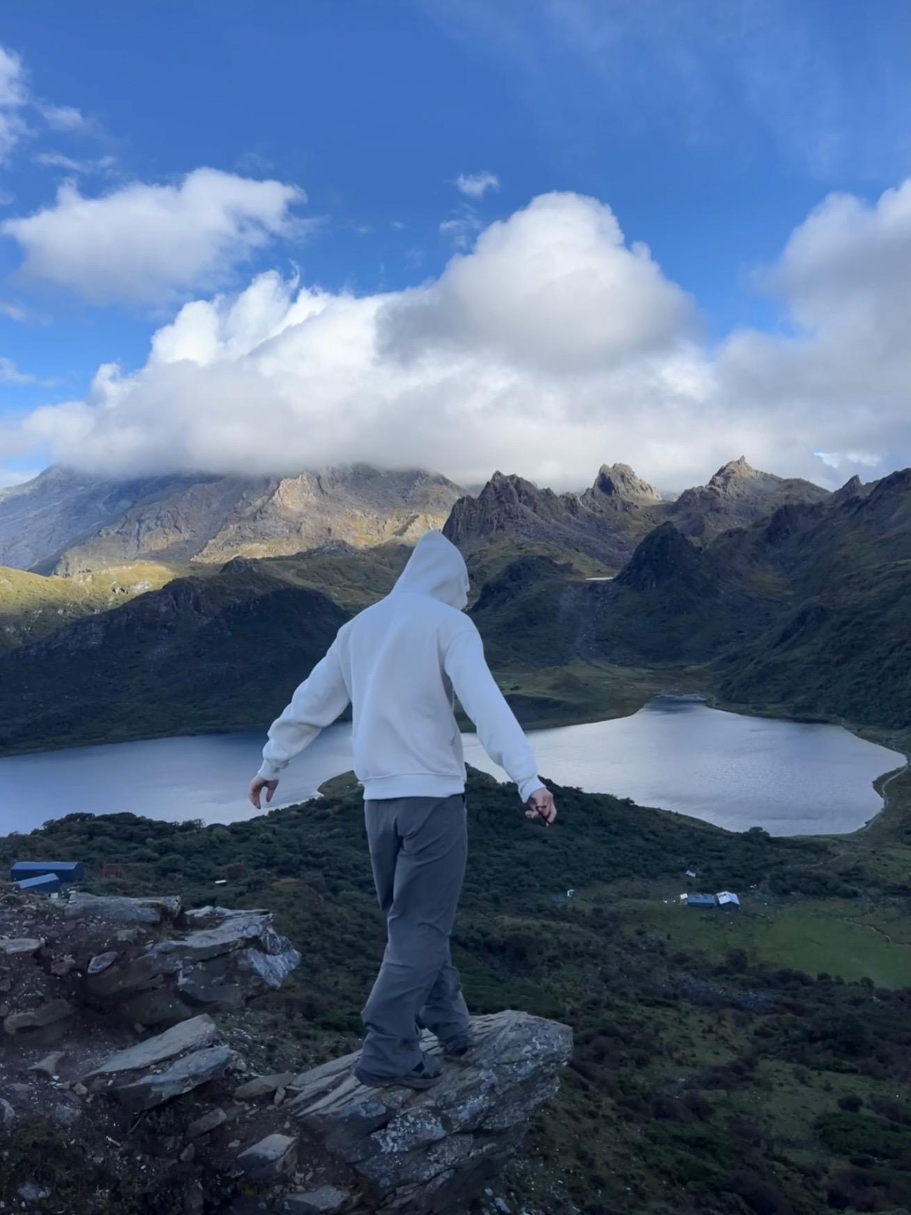 云南国庆前后最推荐的徒步路线没有之一。 🏔️“哈巴 黑海”2天1晚...