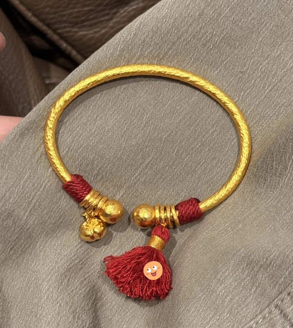 昨天买黄金的人，估计今天直接傻眼了吧！不是因为金价暴跌，而是大量的之前没有