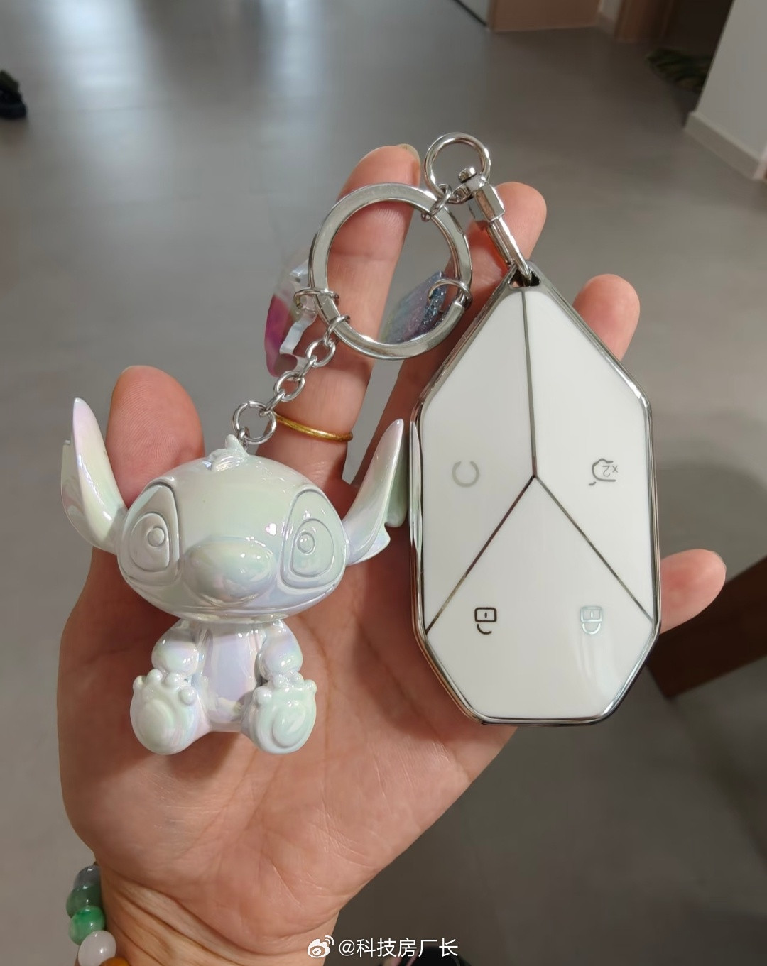 方程豹的车钥匙也换了啊​​​