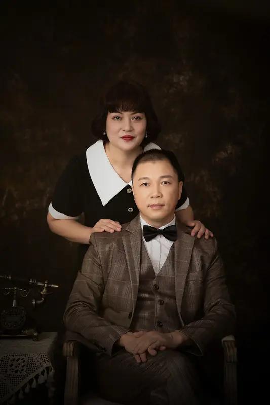 单位30岁的小柳，长得漂亮却离了婚。刚恋爱时她也温柔，老公追了大半年，婚后更是把