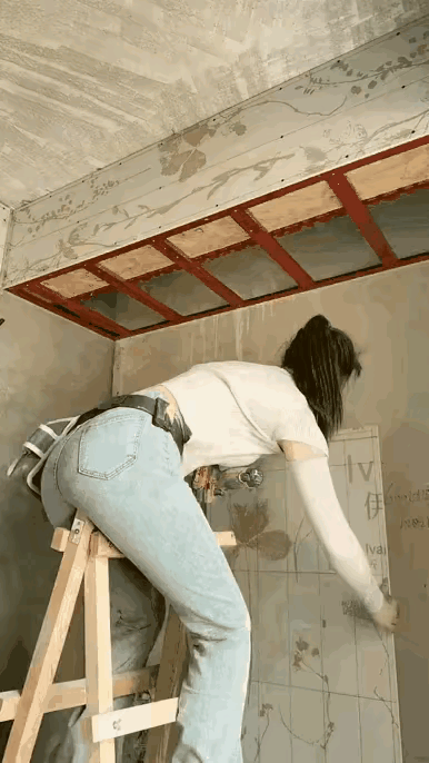 巾帼不让须眉，好样的妹子[赞]靠自己的双手挣钱。