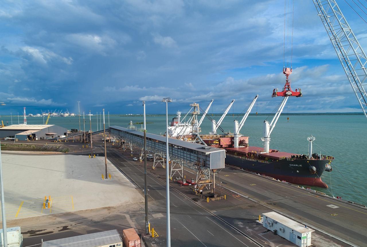 “翻译翻译，什么叫强制收回？”北京这一句反问，直接把堪培拉那帮政客问懵了。想撕毁