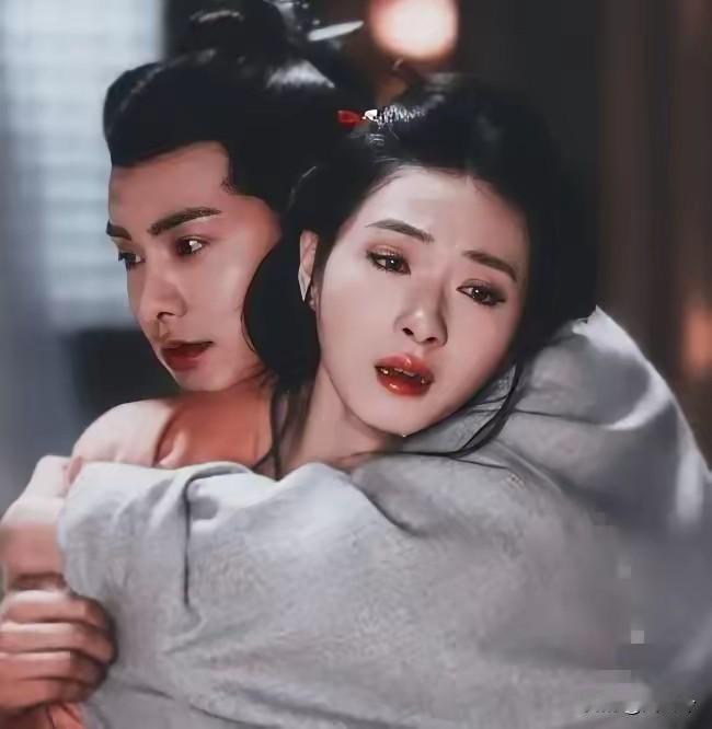 汉武帝六十二岁那年去河间一带巡游，有人说当地有个奇女子，天生双手握拳，没人能掰开