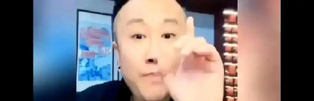 粉丝送的一块表，让德云社撕开了行业最不敢碰的规则。后台监控拍到，王筱阁接过