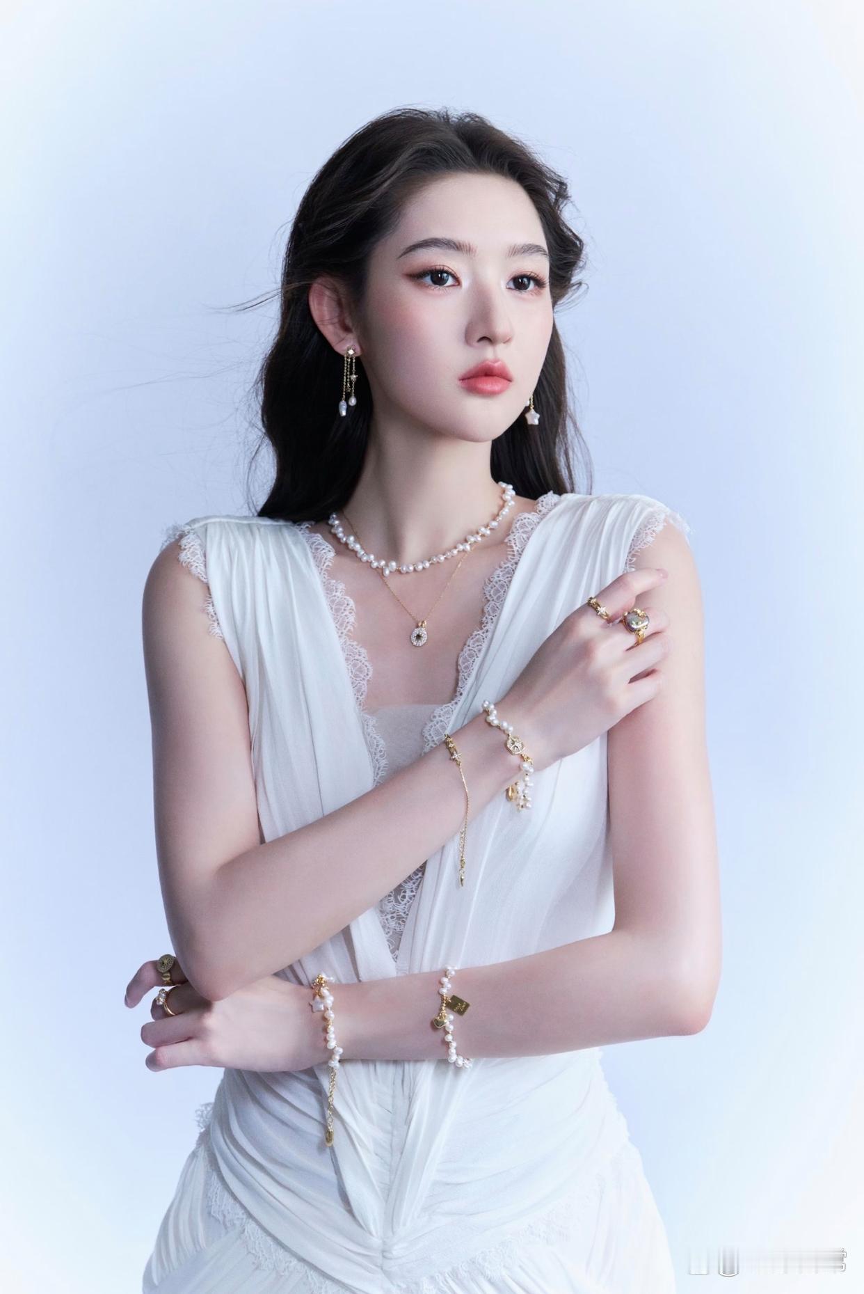 1.陈伟霆在《九门》播出之后事业回了一波血，剧本、综艺邀约接踵而至，优酷也给到
