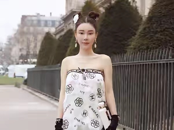 这样被害的死法太泯灭人性，可惜了，翻完蔡天凤的完整事件细节，到现在还觉得堵得慌。她28岁，身家过亿，