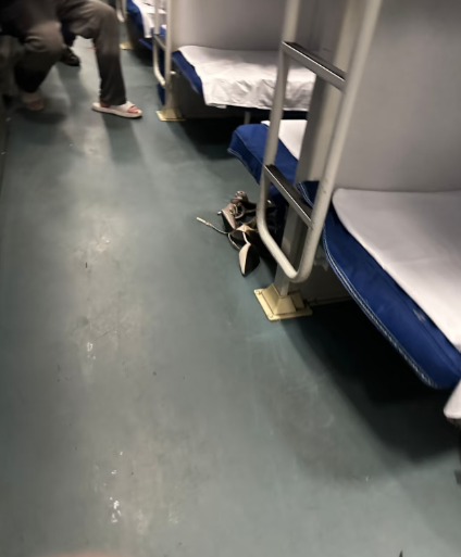 上火车看到的场景…我就知道我来对了地方