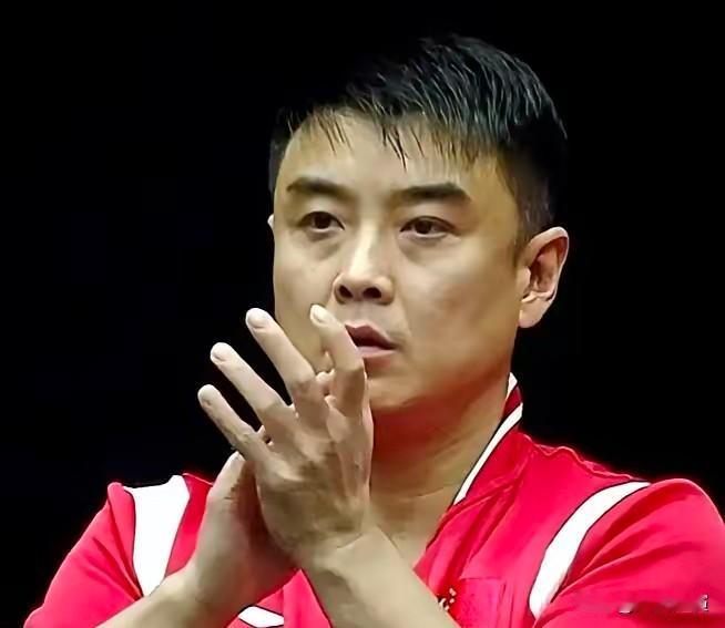 王皓这回无论如何也不能淡定了……国乒最近比赛热闹，王皓是真没法淡定了，因为小