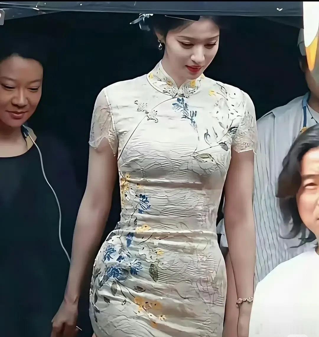 王楚然这个身材像是多少斤的