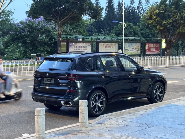 宝马x52.0驾驶感受分享1.动力其实可以的，中后段并不差，提车当天150以