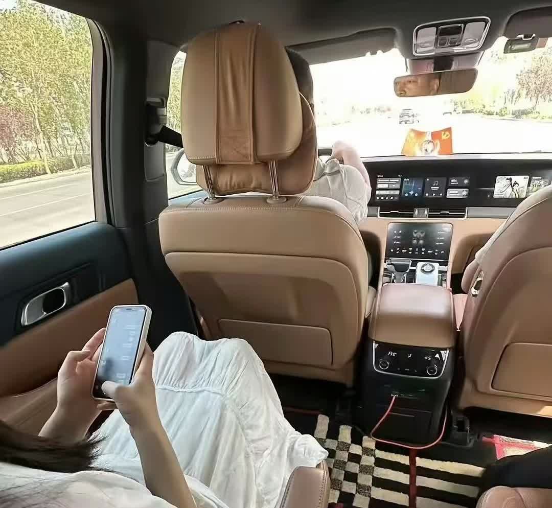 有没有哪位大哥晓得这是啥车呀？