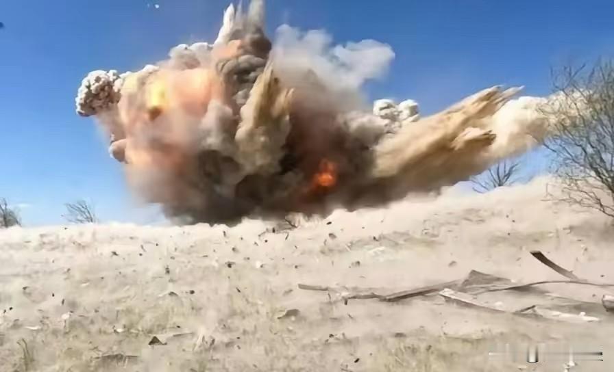 乌克兰波尔塔瓦州克列缅丘克工业区发生了剧烈爆炸。但是导致这次爆炸的并不是“天竺葵