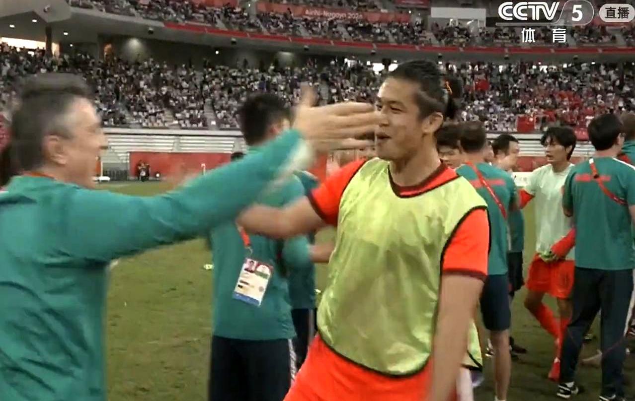 国足U23拿块铜牌，安东尼奥赛后那几句话，听着还真不是客套。在中国带队这几年，