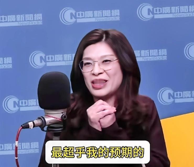 郑丽文回台湾后，接受访谈中，被问到，有没有什么超乎你的预期的？郑丽文讲，最超乎我