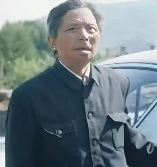 你敢信？抗美援朝松骨峰阻击战的"烈士"，居然在丹东一个村口的老槐树下，默默修了大